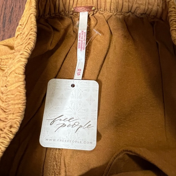 Free people high rise urban tan shorts - Picture 3 of 4